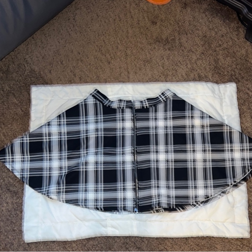 Hot Topic Black & White Mini Skater Skirt for Casually Wear